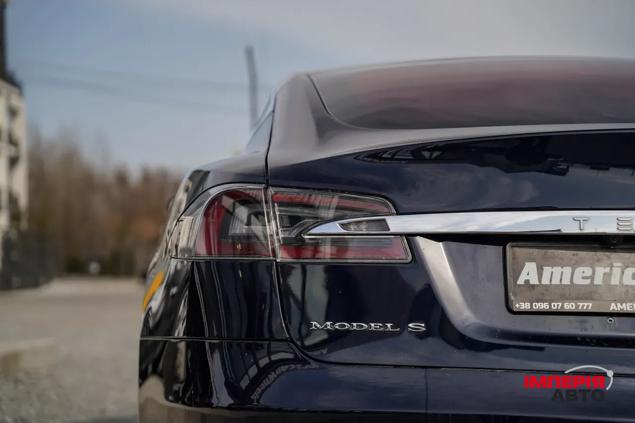 Tesla Model S - фото 8