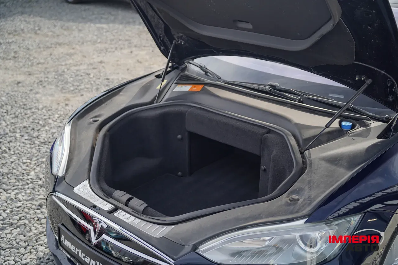 Tesla Model S - фото 11