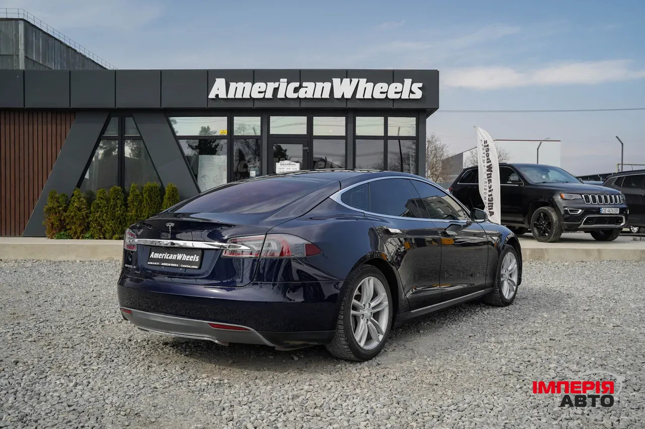 Tesla Model S - фото 5