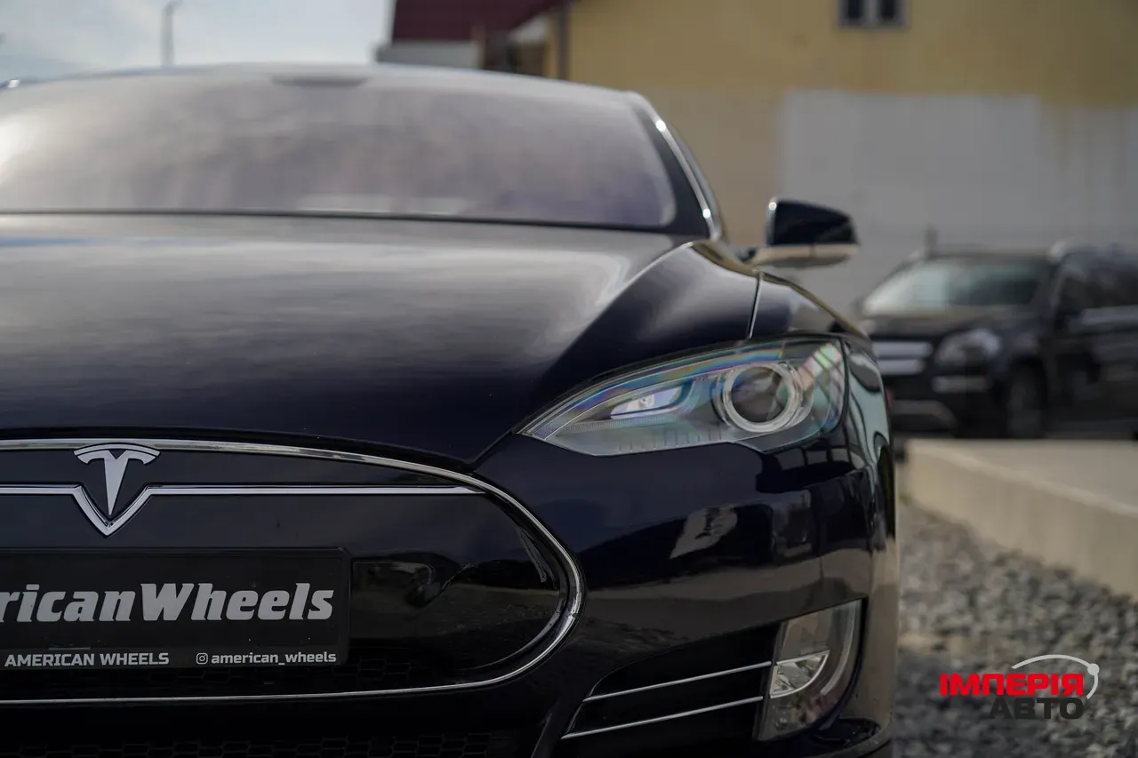 Tesla Model S - фото 12
