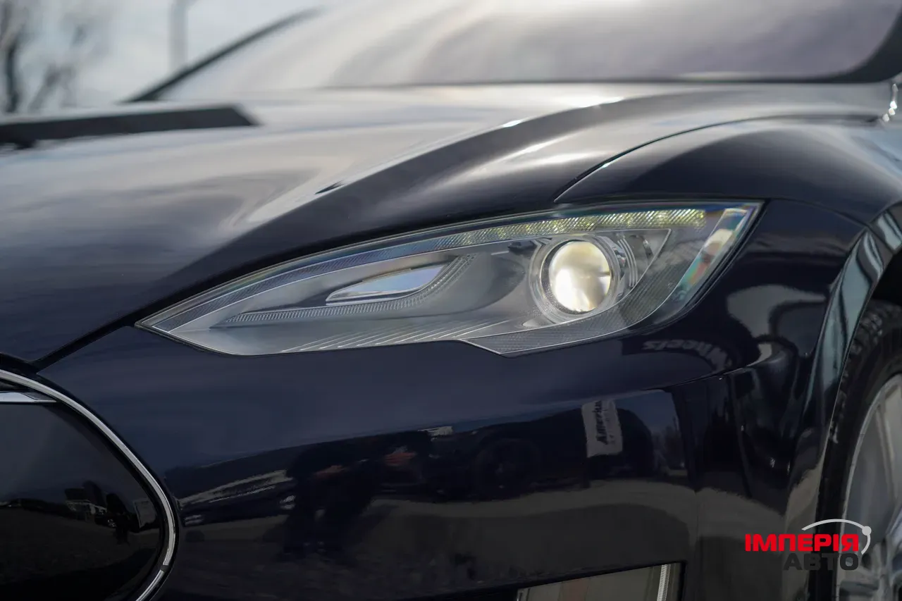 Tesla Model S - фото 13