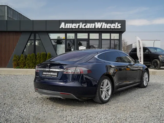 Tesla Model S - фото 5