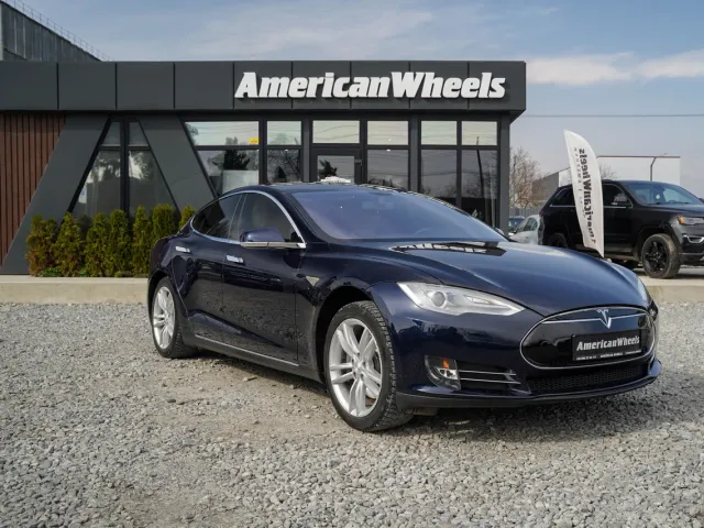 Tesla Model S - фото 3