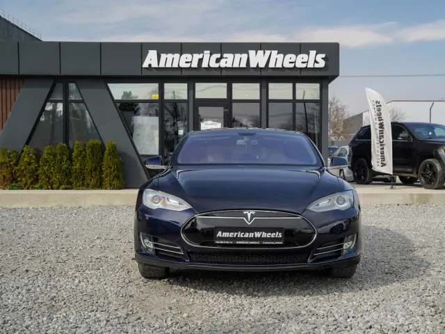 Tesla Model S - фото 2