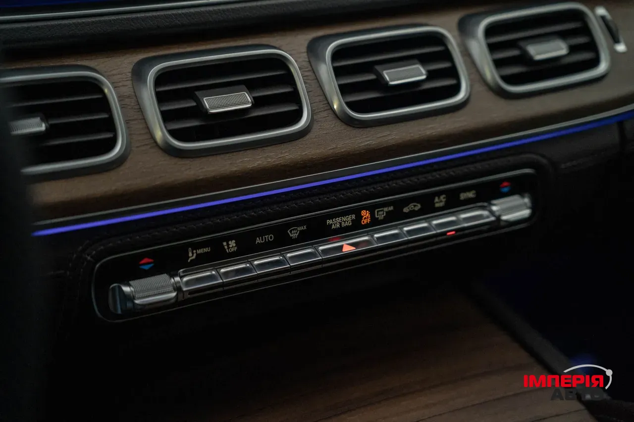 Mercedes-Benz GLS - фото 41