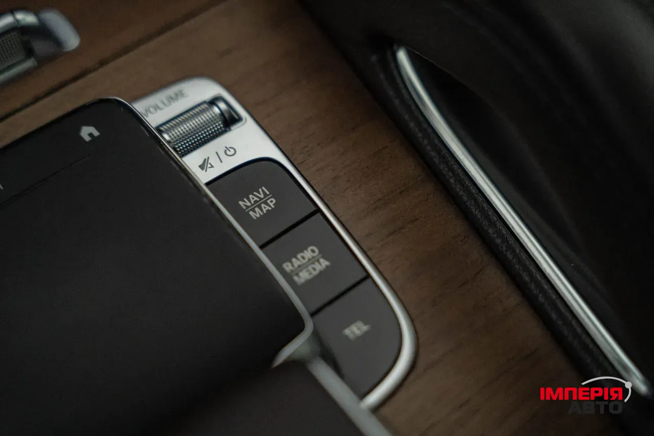 Mercedes-Benz GLS - фото 44