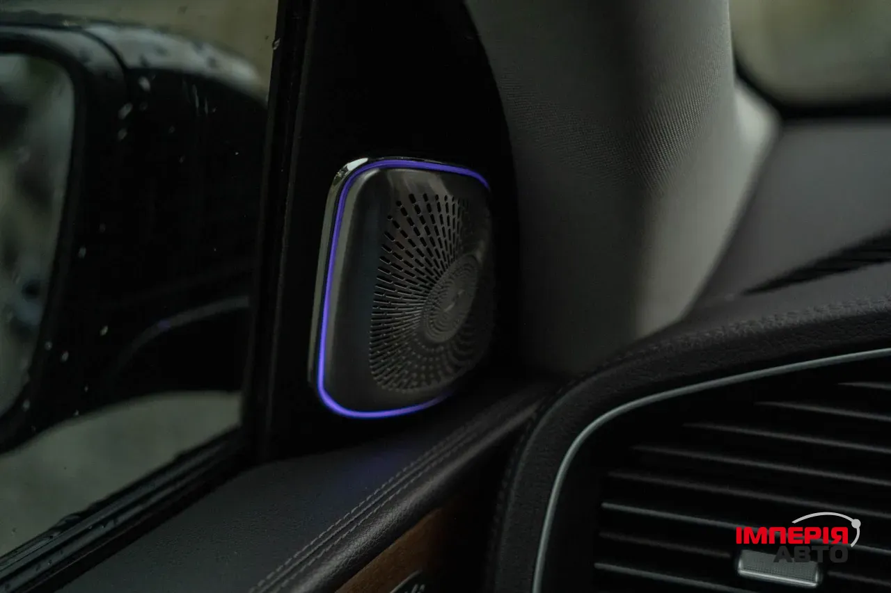 Mercedes-Benz GLS - фото 24