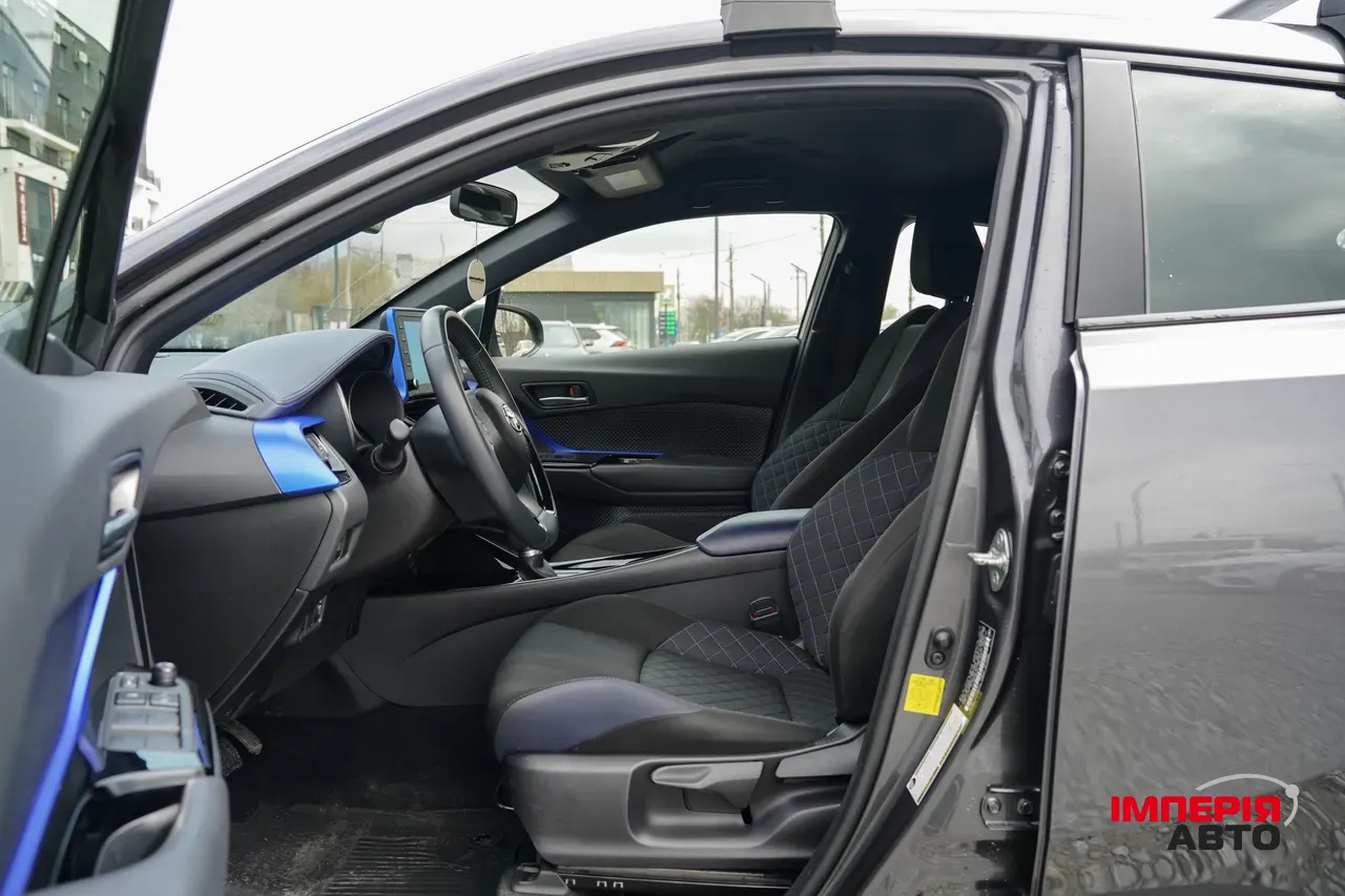 Toyota C-HR - фото 15