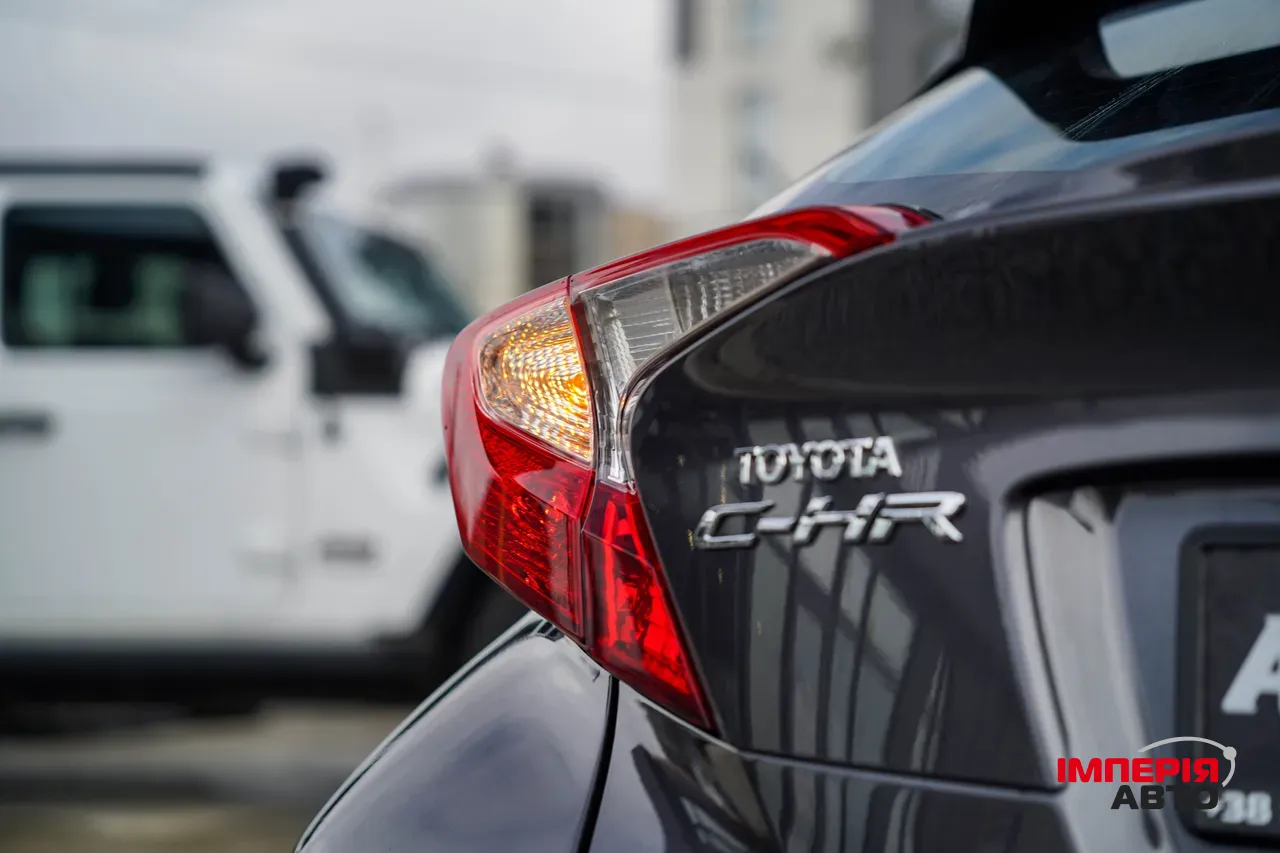 Toyota C-HR - фото 7