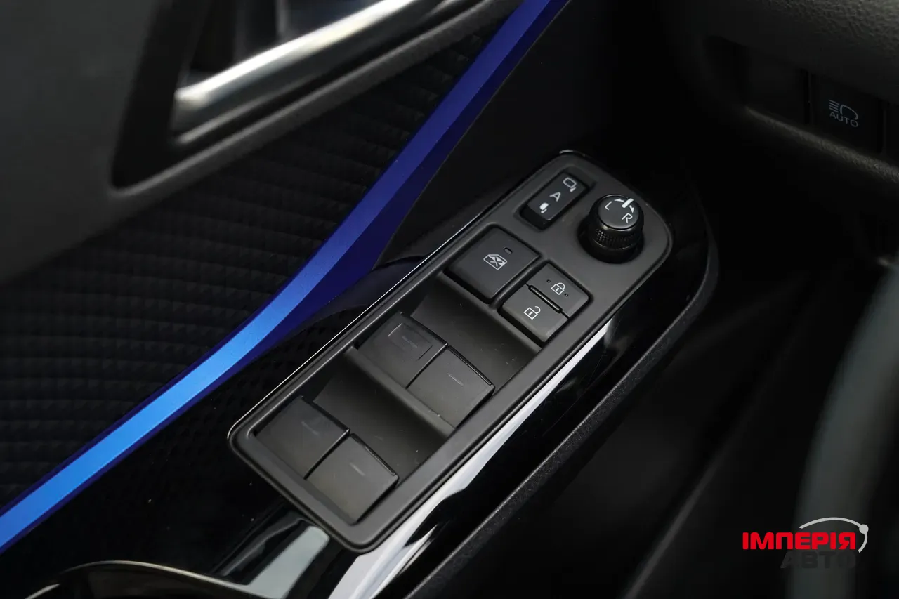 Toyota C-HR - фото 16