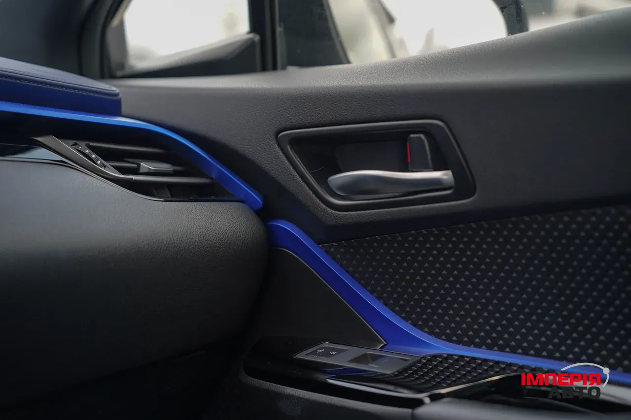 Toyota C-HR - фото 26