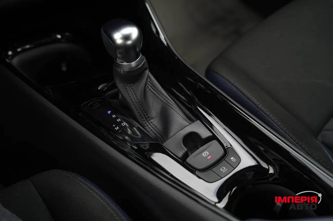 Toyota C-HR - фото 25