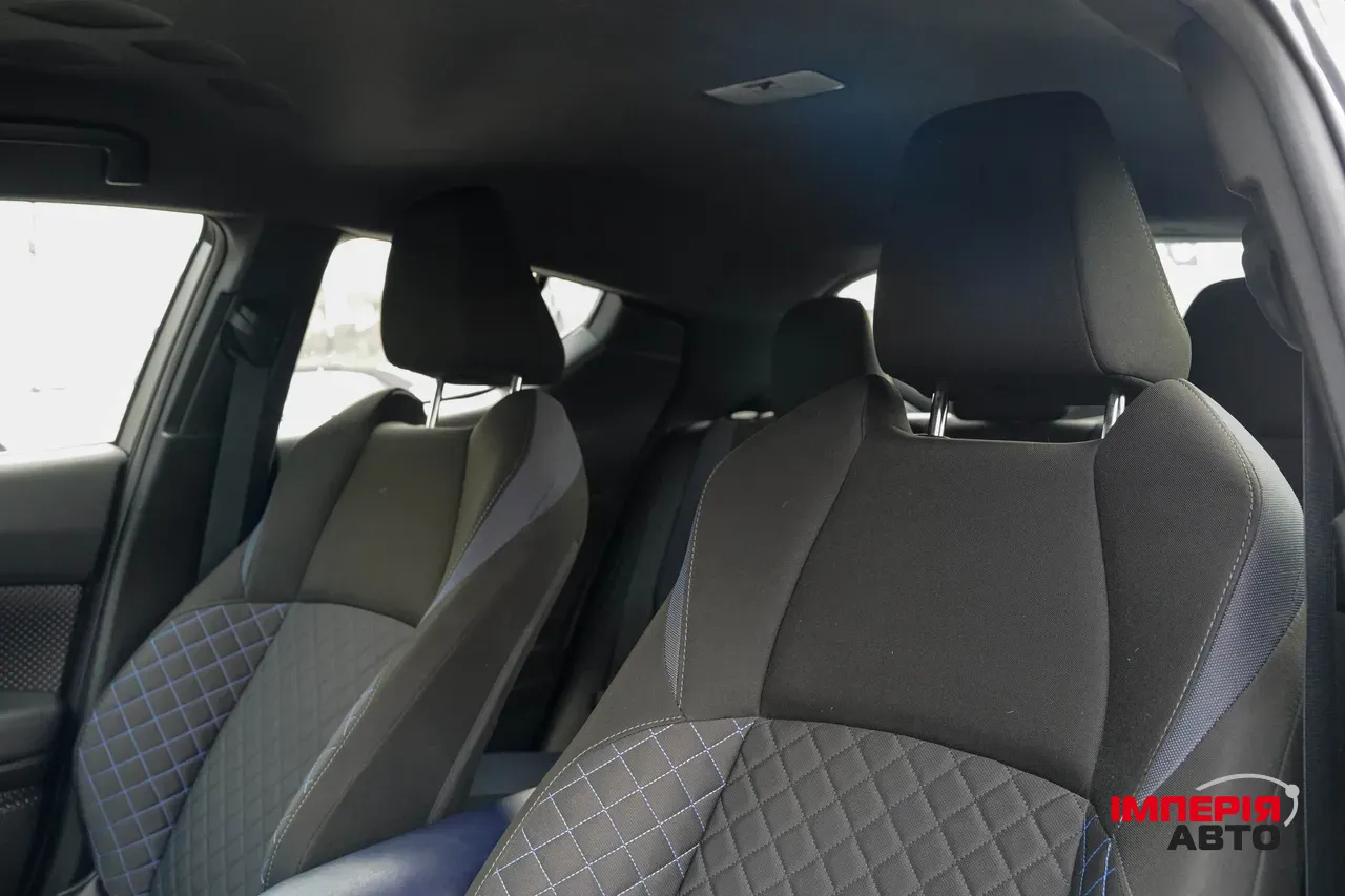 Toyota C-HR - фото 27