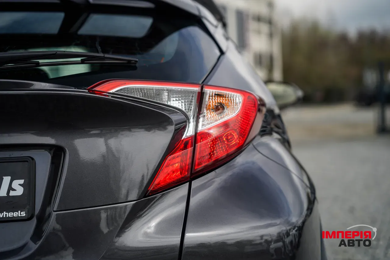 Toyota C-HR - фото 8