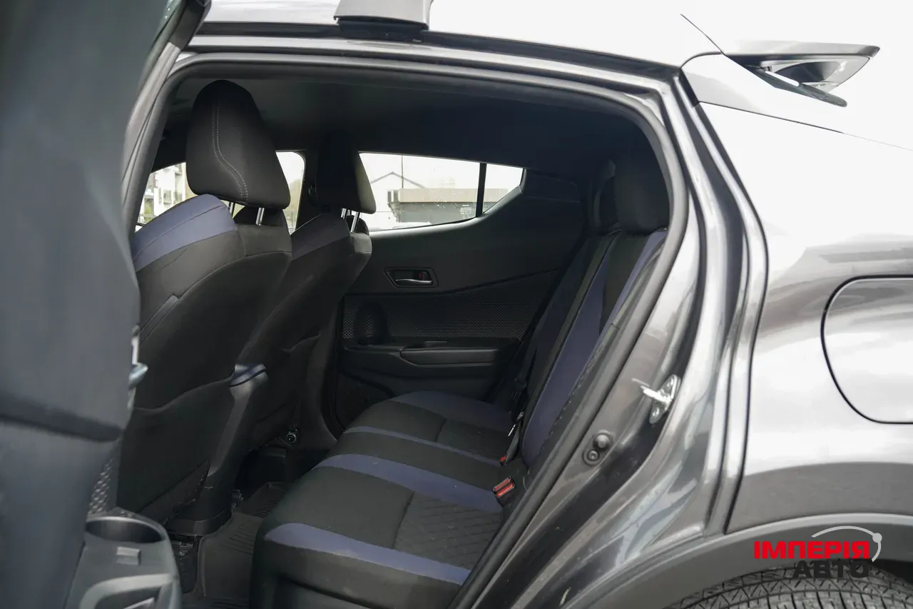 Toyota C-HR - фото 28