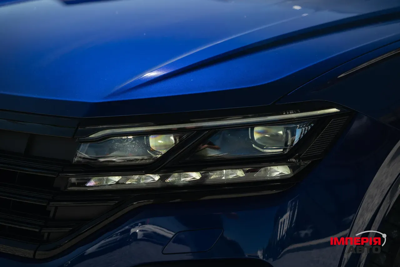 Volkswagen Touareg - фото 18