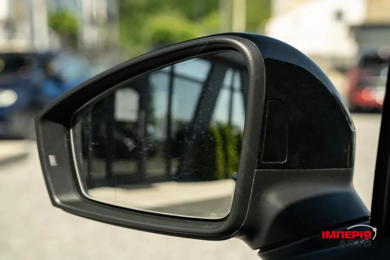 Volkswagen Touareg - фото 27