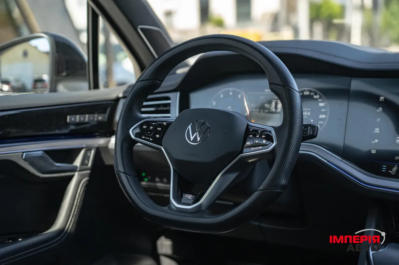 Volkswagen Touareg - фото 36