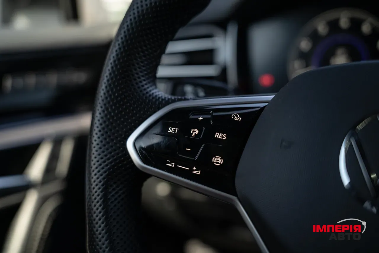 Volkswagen Touareg - фото 39