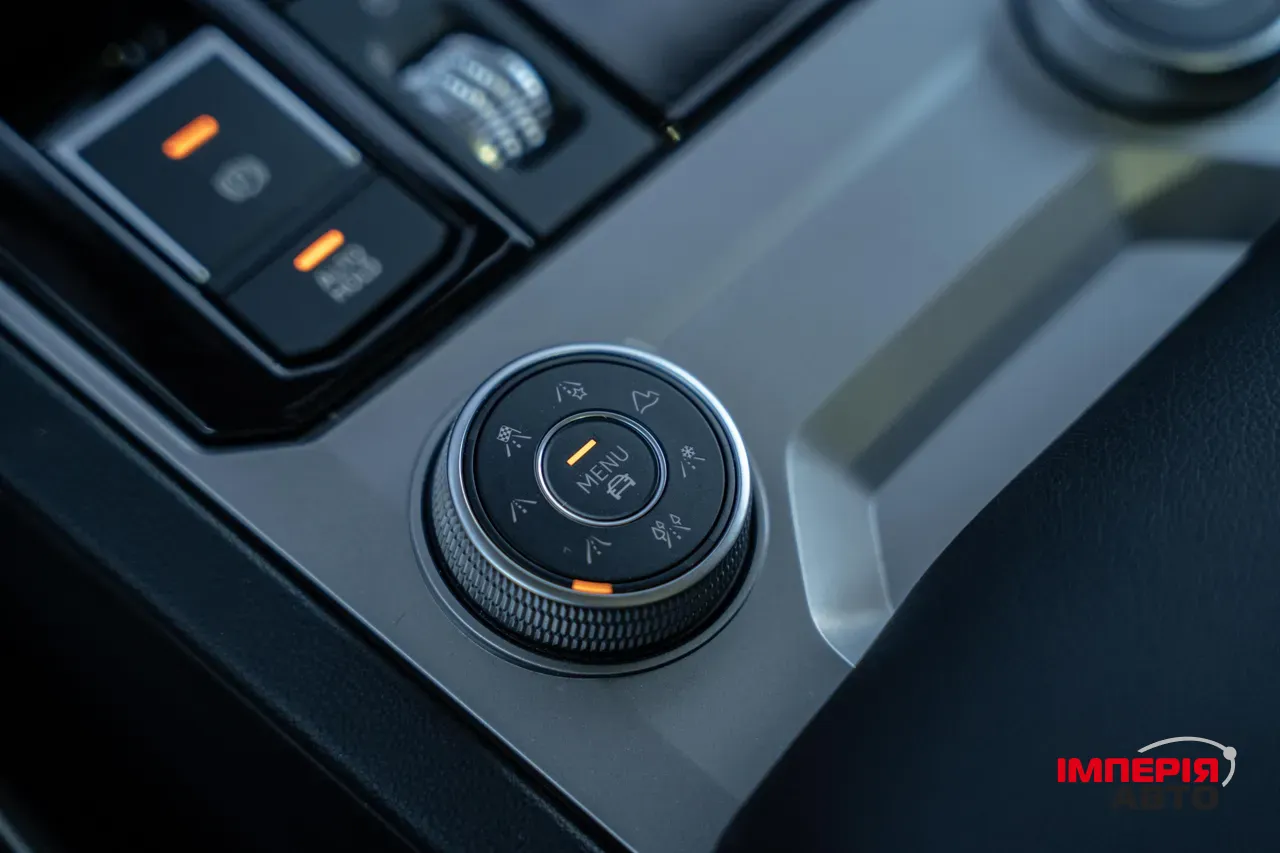 Volkswagen Touareg - фото 48