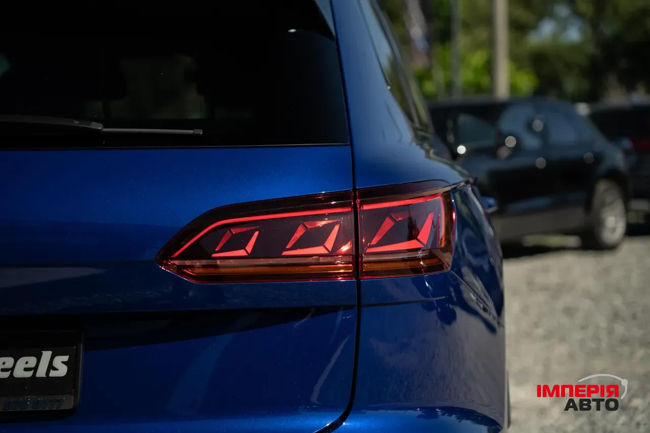 Volkswagen Touareg - фото 12