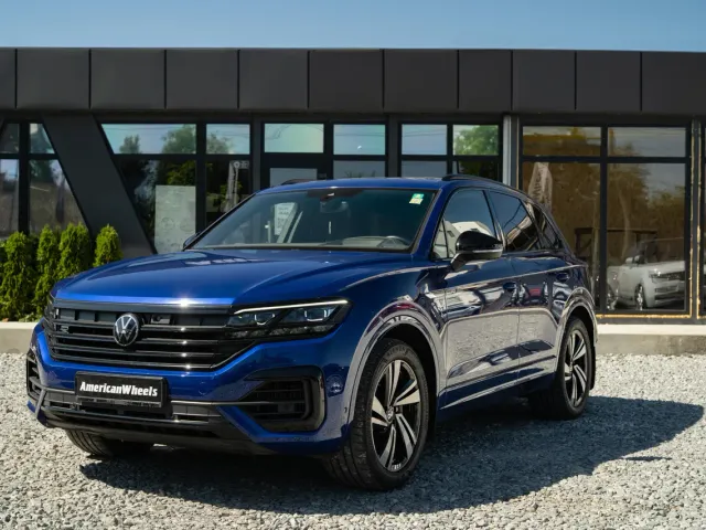 Volkswagen Touareg - фото 1