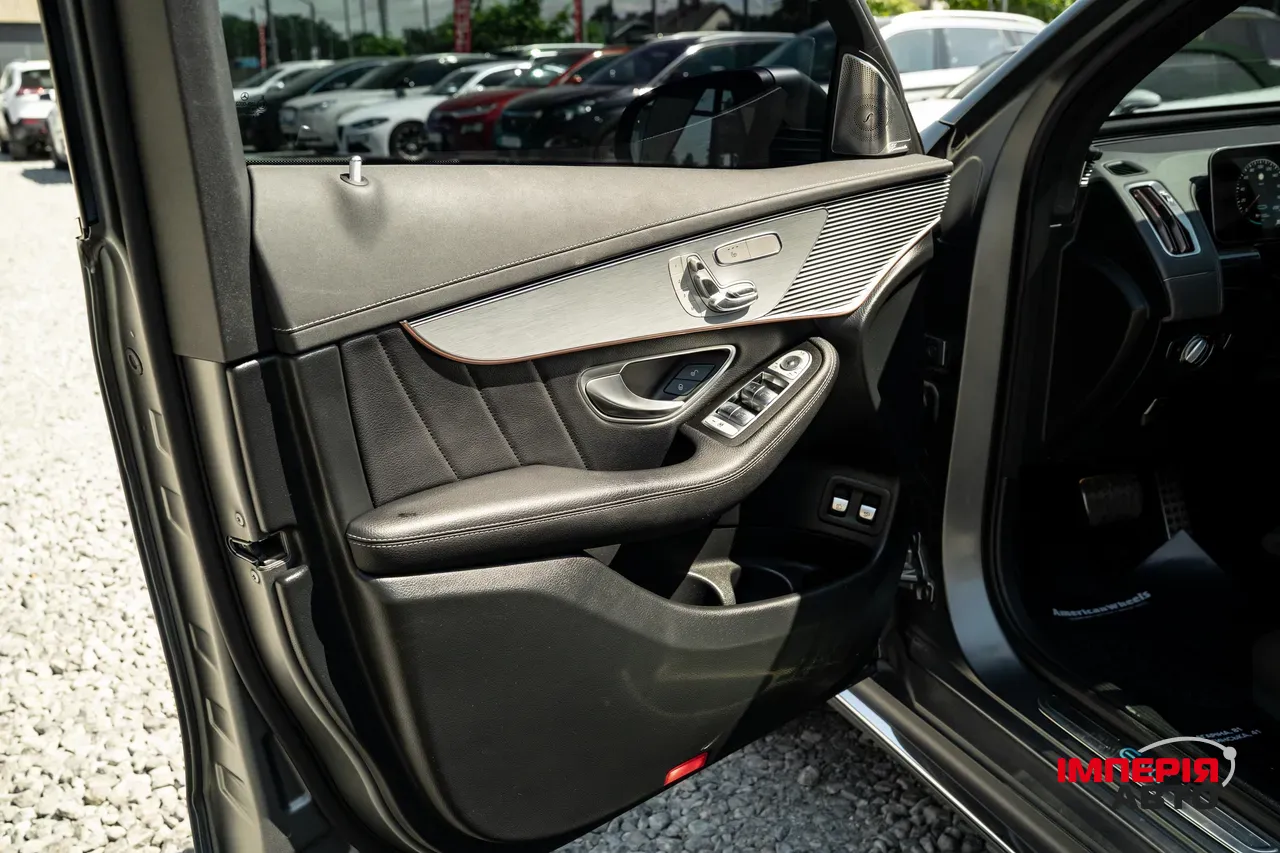 Mercedes-Benz EQC - фото 53
