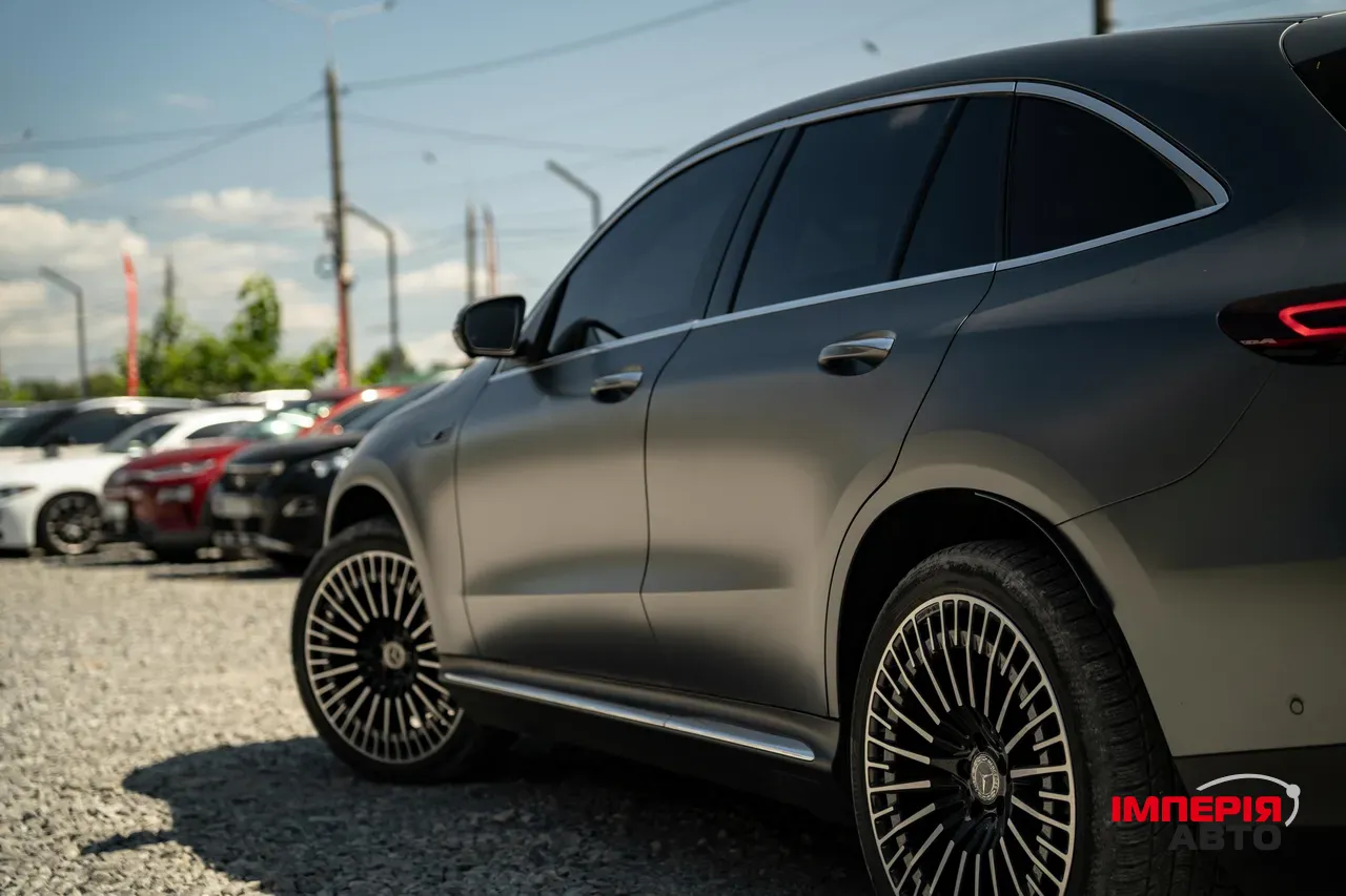 Mercedes-Benz EQC - фото 8