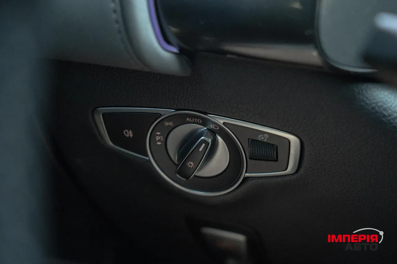 Mercedes-Benz EQC - фото 30