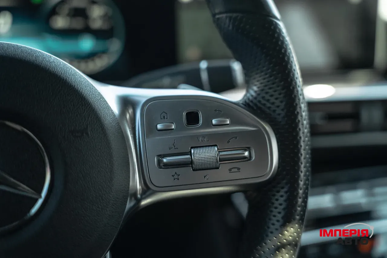 Mercedes-Benz EQC - фото 38