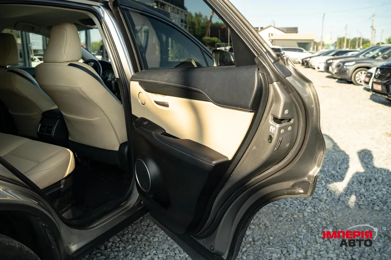 Lexus NX - фото 49