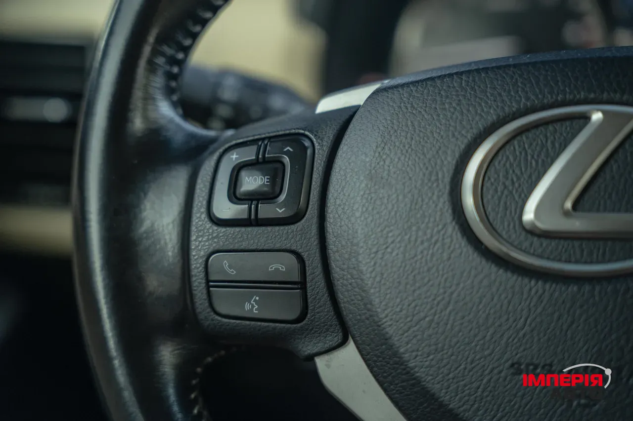 Lexus NX - фото 31