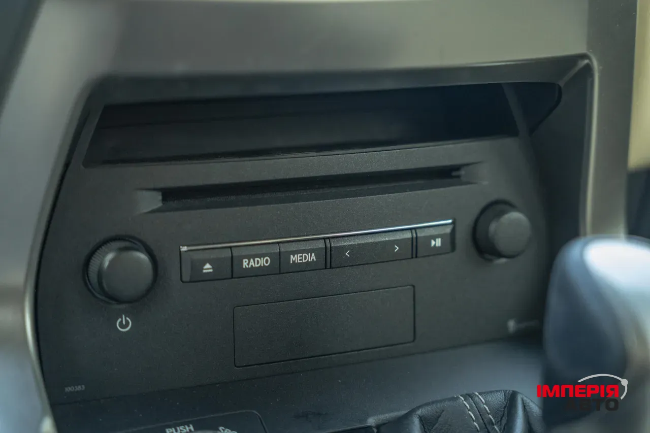 Lexus NX - фото 36