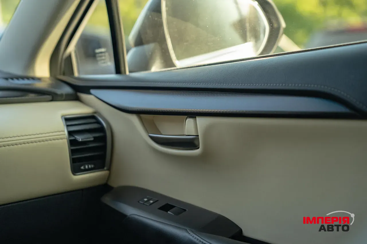 Lexus NX - фото 42