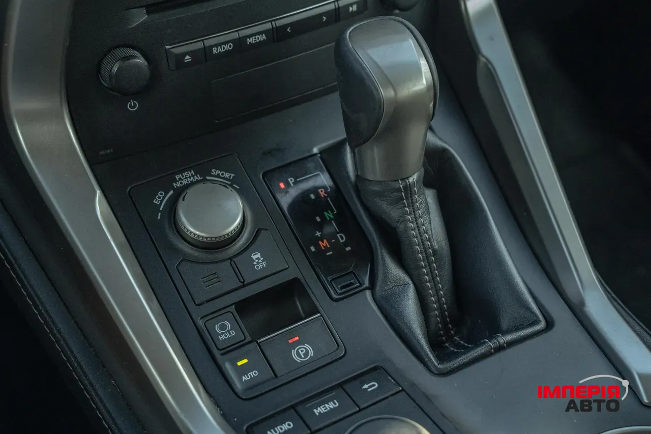 Lexus NX - фото 37