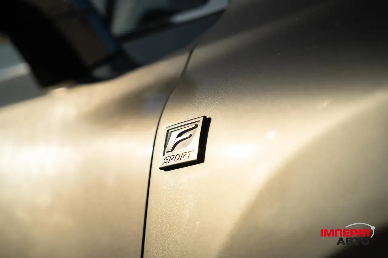 Lexus NX - фото 23