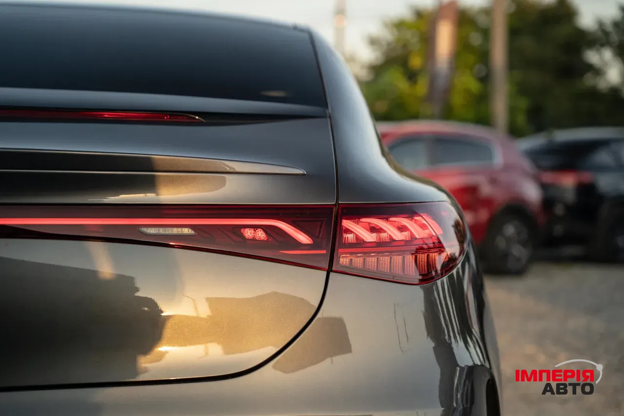 Mercedes-Benz EQE - фото 12