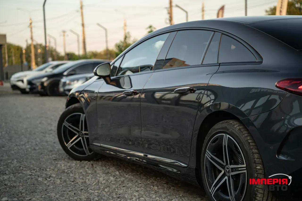 Mercedes-Benz EQE - фото 8
