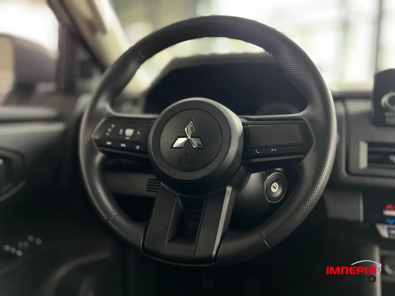 Mitsubishi L200 - фото 12