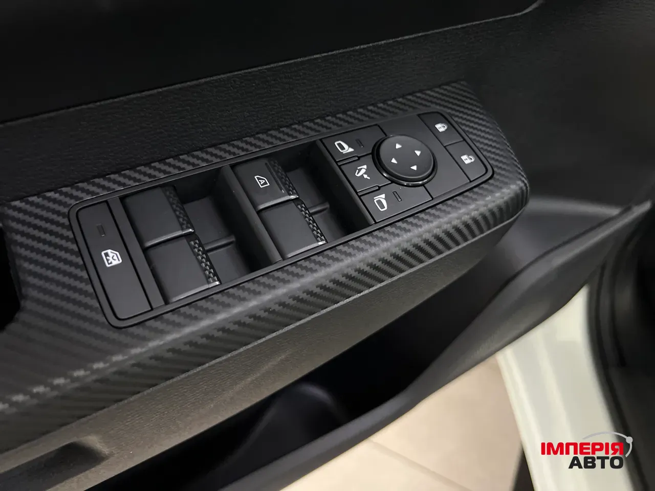 Mitsubishi L200 - фото 19