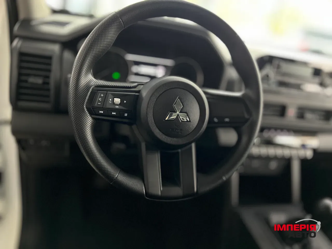 Mitsubishi L200 - фото 11