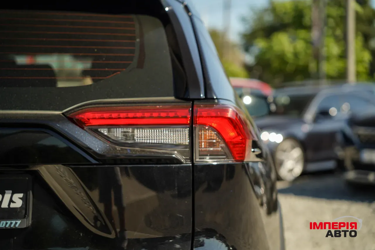 Toyota RAV4 - фото 8