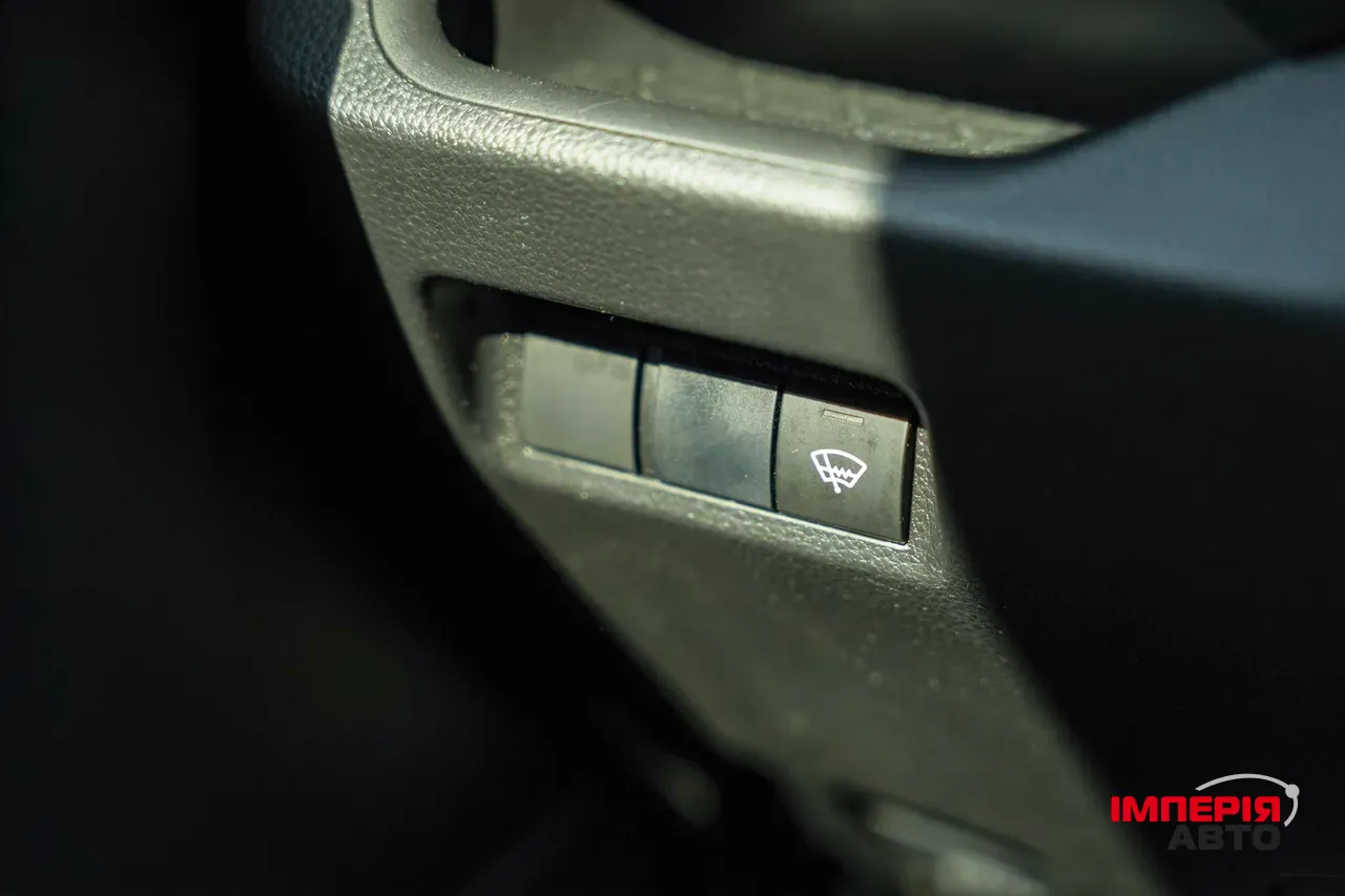 Toyota RAV4 - фото 18