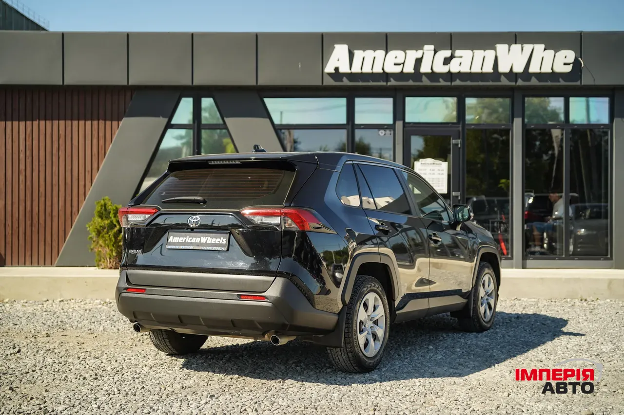 Toyota RAV4 - фото 5