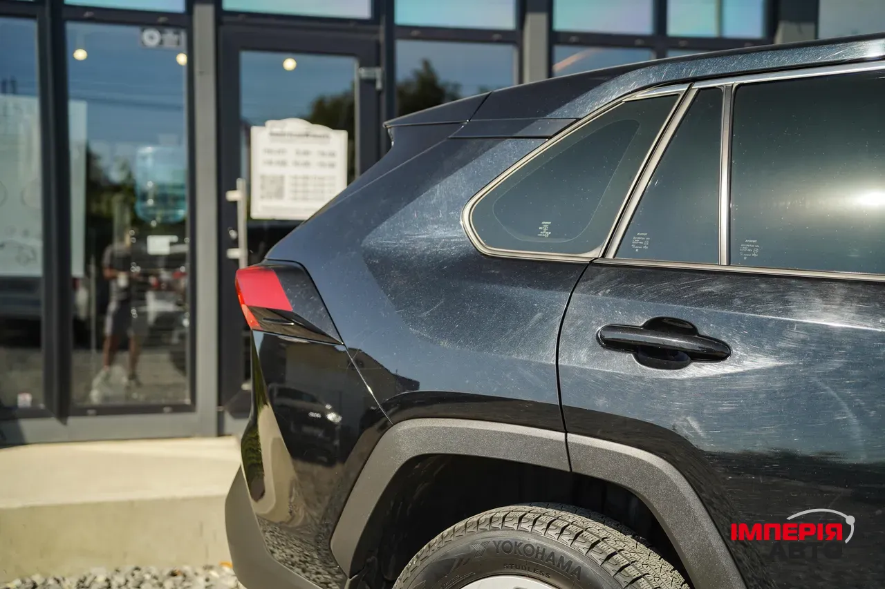 Toyota RAV4 - фото 9