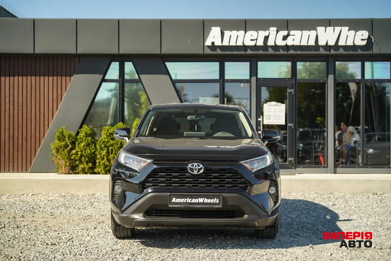 Toyota RAV4 - фото 2