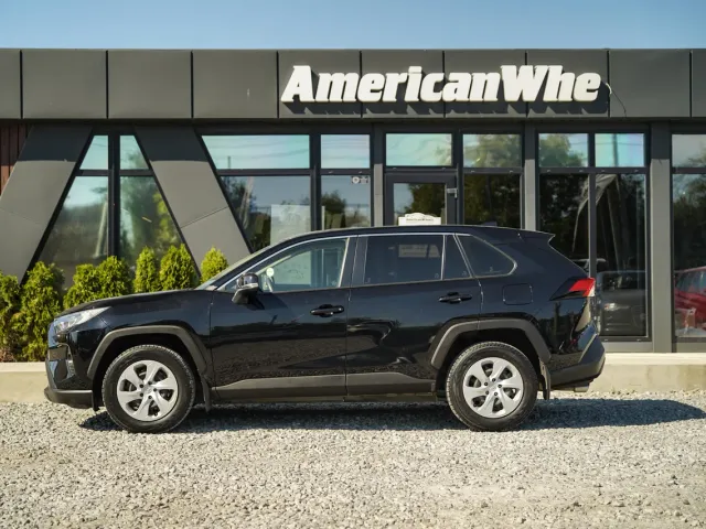 Toyota RAV4 - фото 4