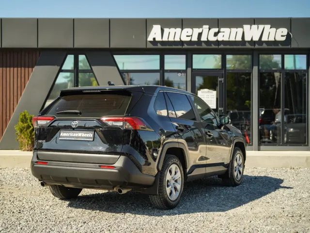 Toyota RAV4 - фото 5