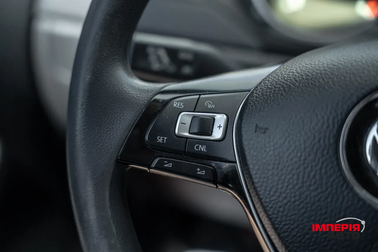 Volkswagen Jetta - фото 19