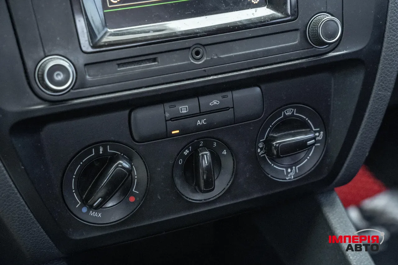 Volkswagen Jetta - фото 22